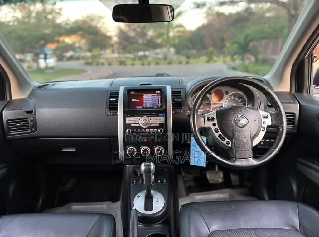 Nissan X-Trail 2010 Gray