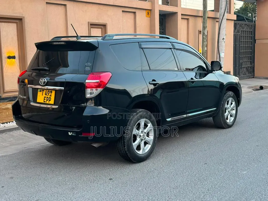 Toyota Vanguard 2010 Black