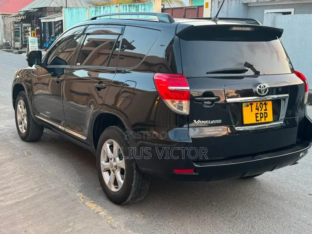 Toyota Vanguard 2010 Black