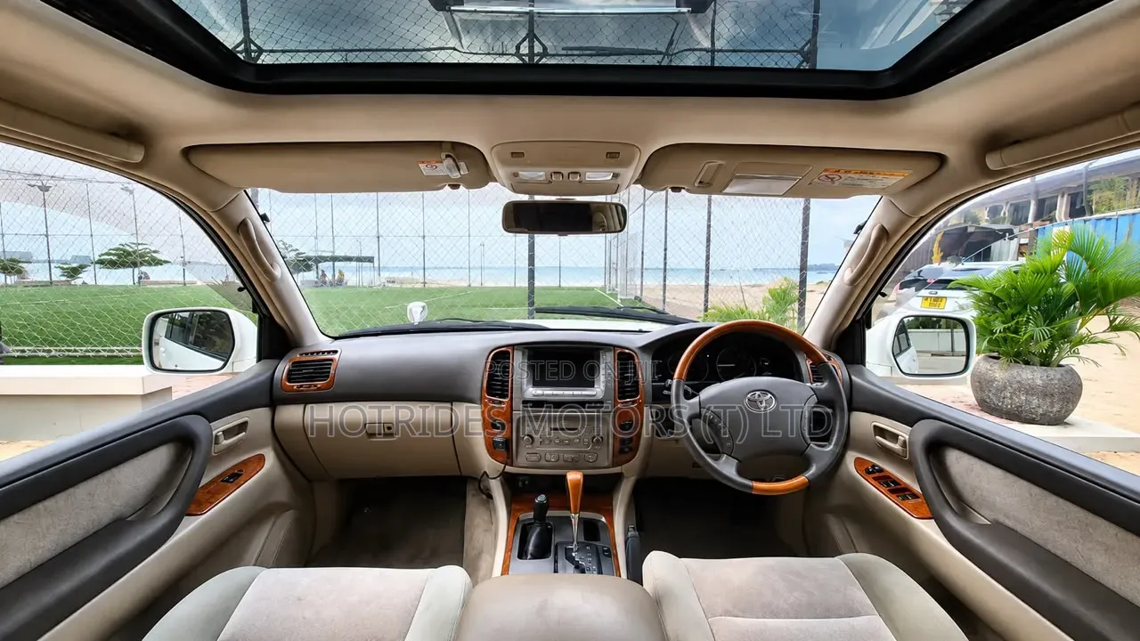 Toyota Land Cruiser 2003 White