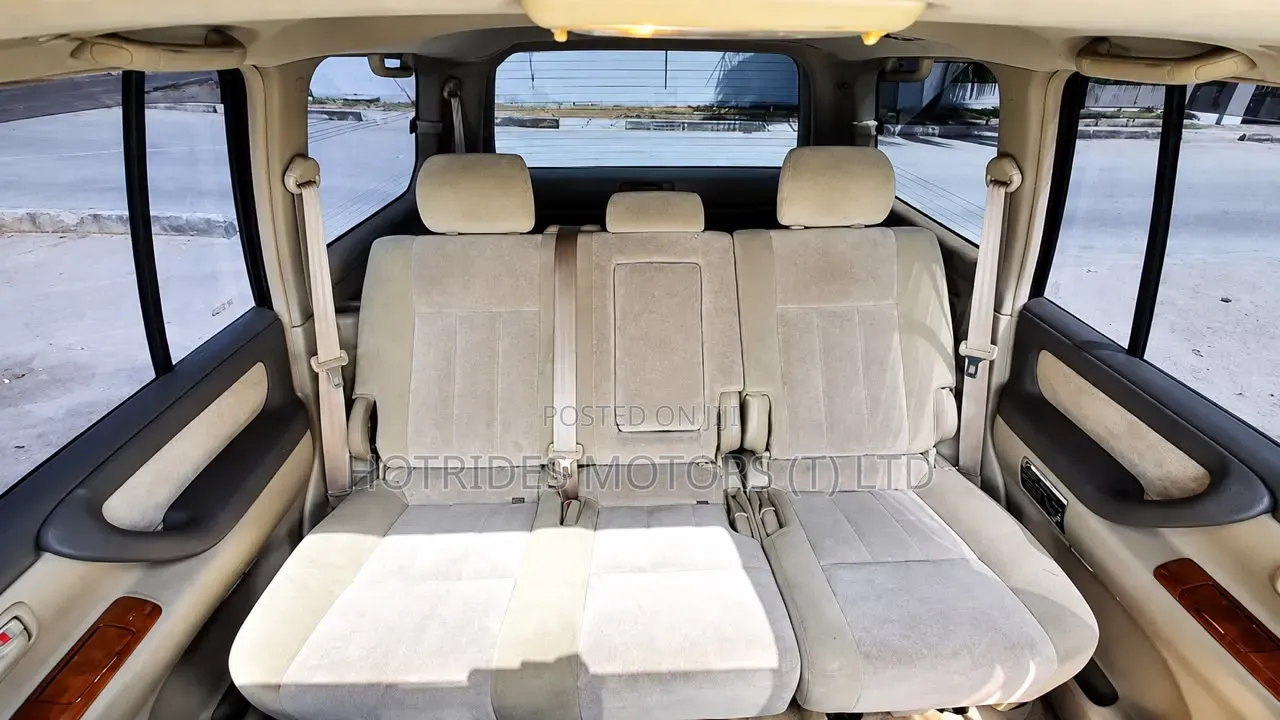 Toyota Land Cruiser 2003 White