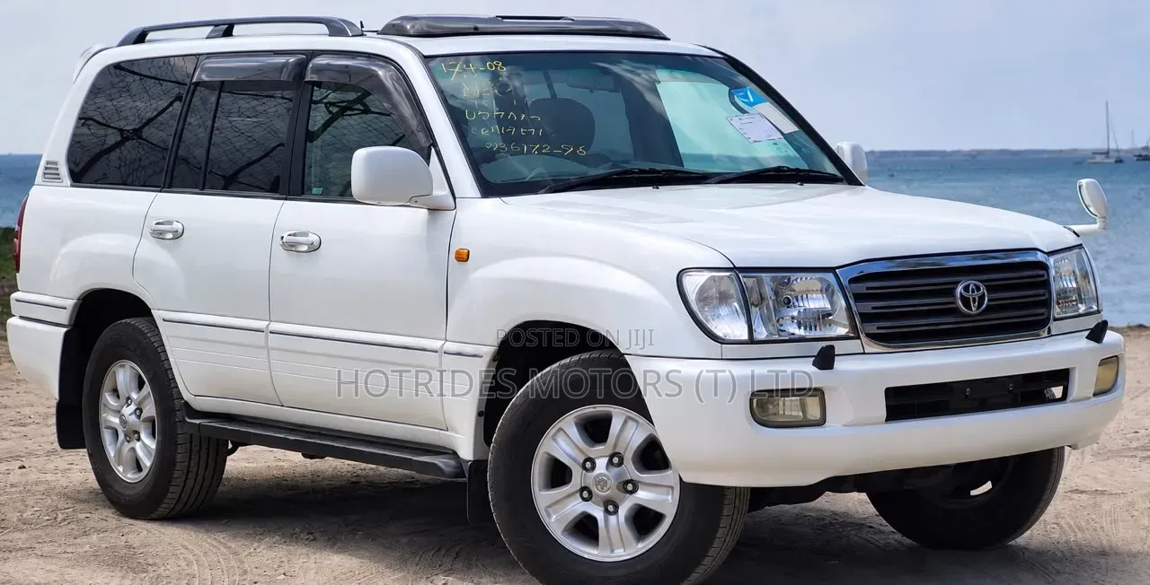 Toyota Land Cruiser 2004 White