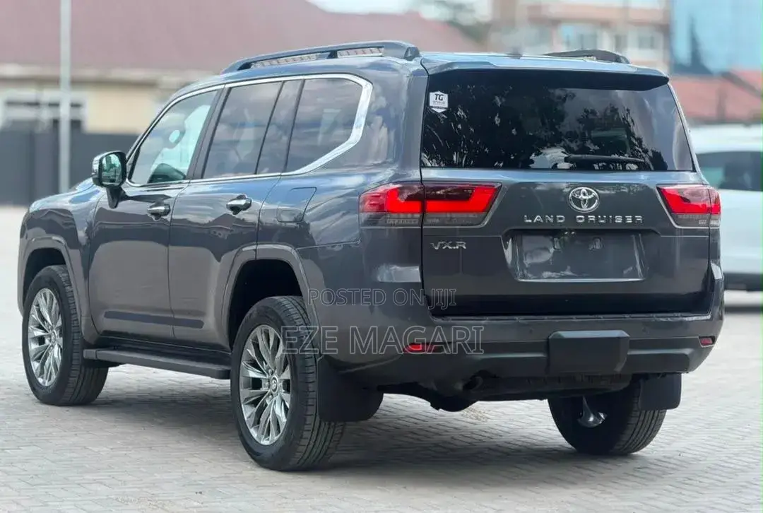 Toyota Land Cruiser 2024 Gray