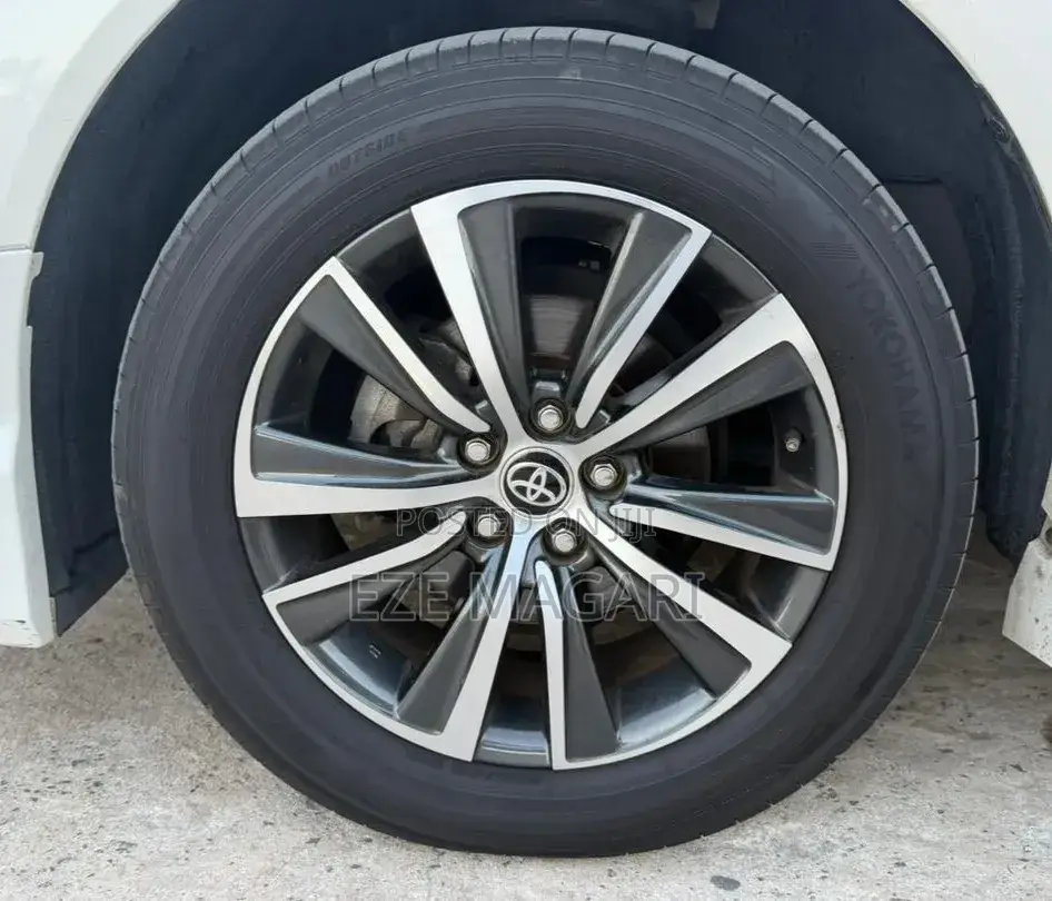 Toyota Harrier 2021 White