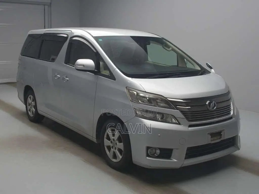 Toyota Vellfire 2012 Silver