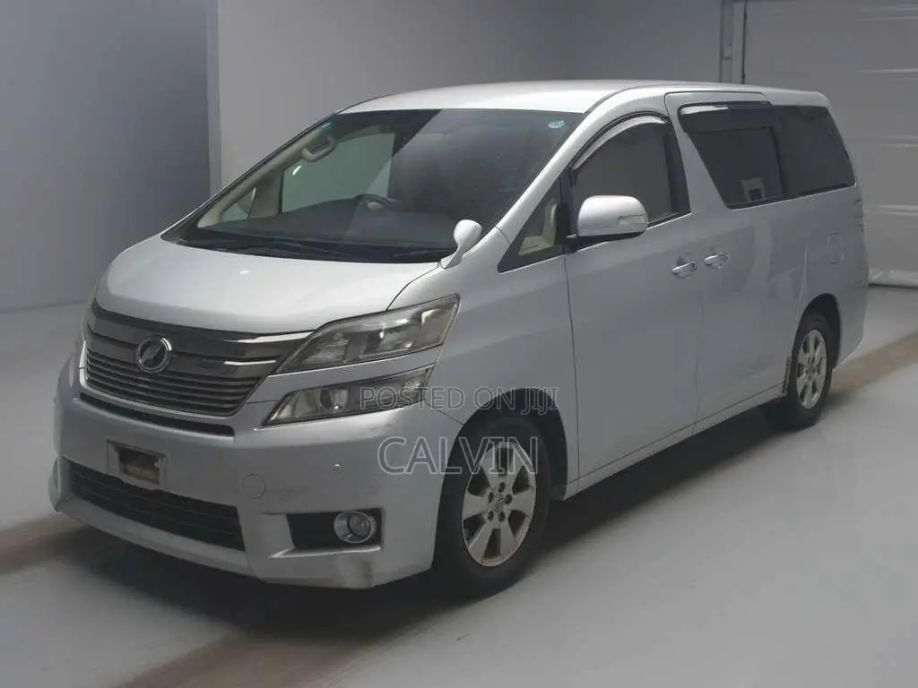 Toyota Vellfire 2012 Silver