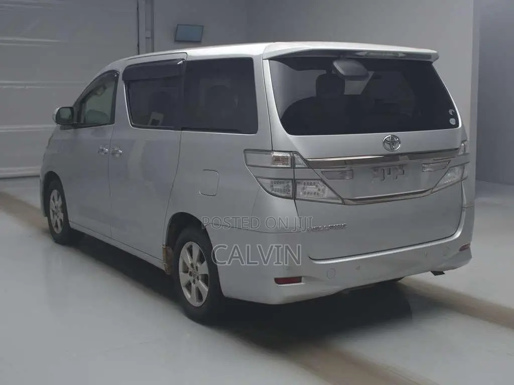 Toyota Vellfire 2012 Silver