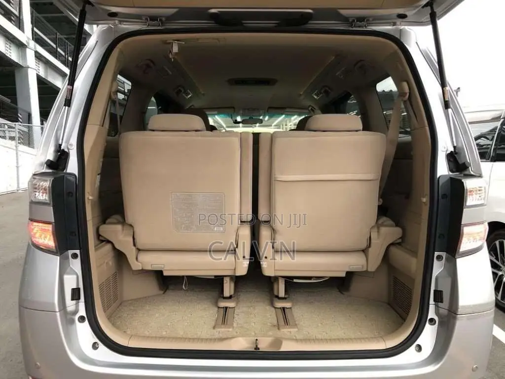 Toyota Vellfire 2012 Silver