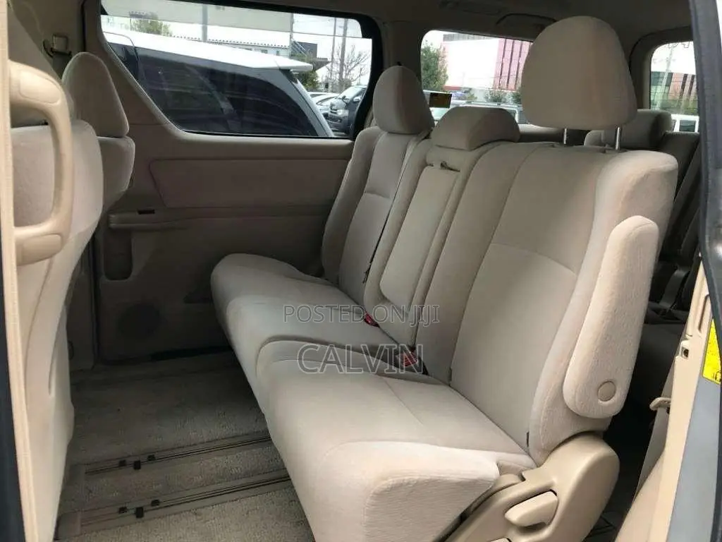 Toyota Vellfire 2012 Silver