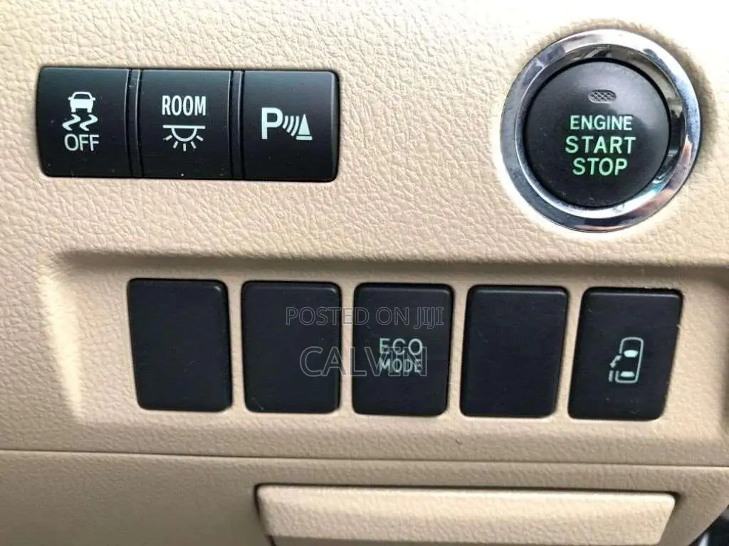 Toyota Vellfire 2012 Silver