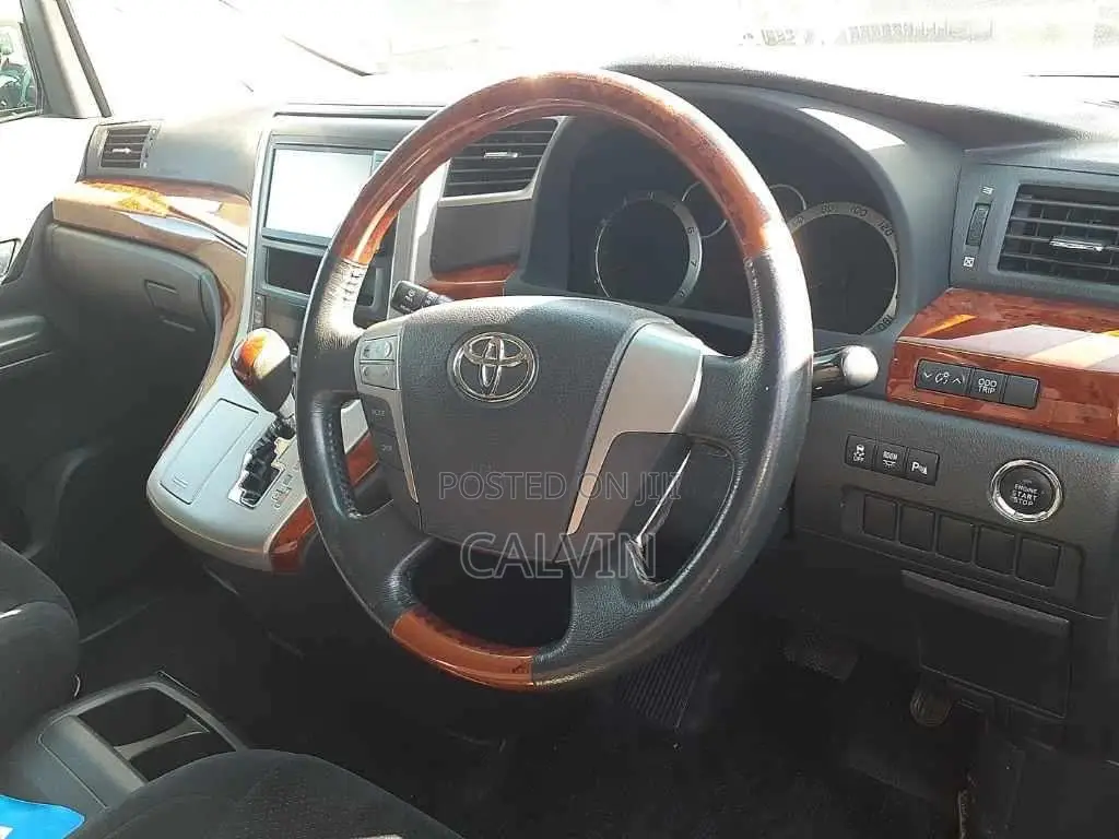 Toyota Vellfire 2010 Gray