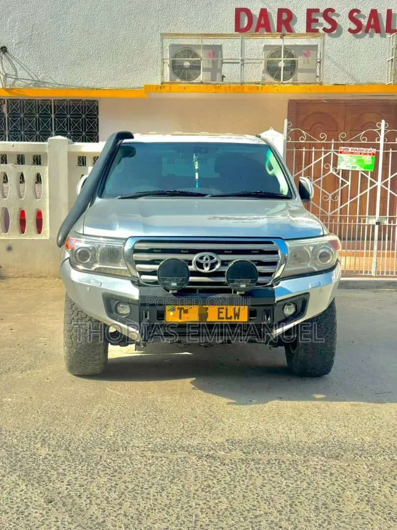 Toyota Land Cruiser 2018 Silver
