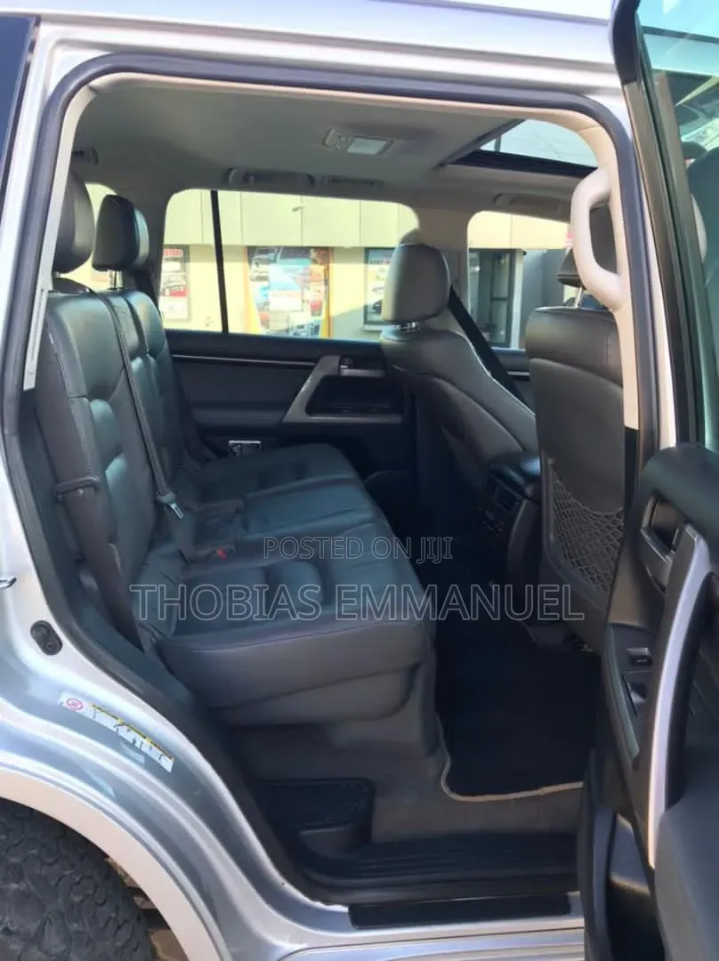 Toyota Land Cruiser 2018 Silver