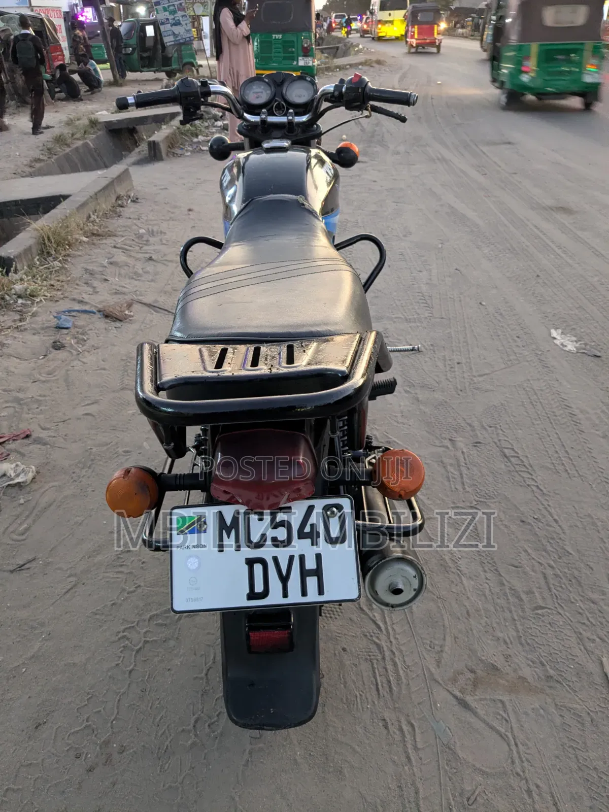 TVS HLX 125 2025 Black