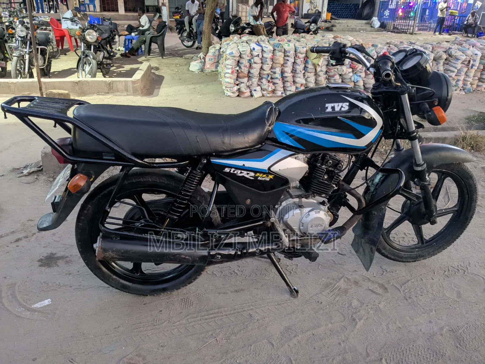 TVS HLX 125 2025 Black