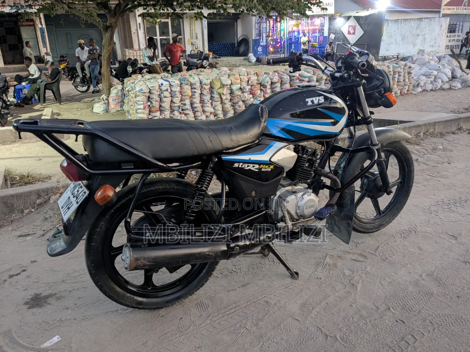 TVS HLX 125 2025 Black