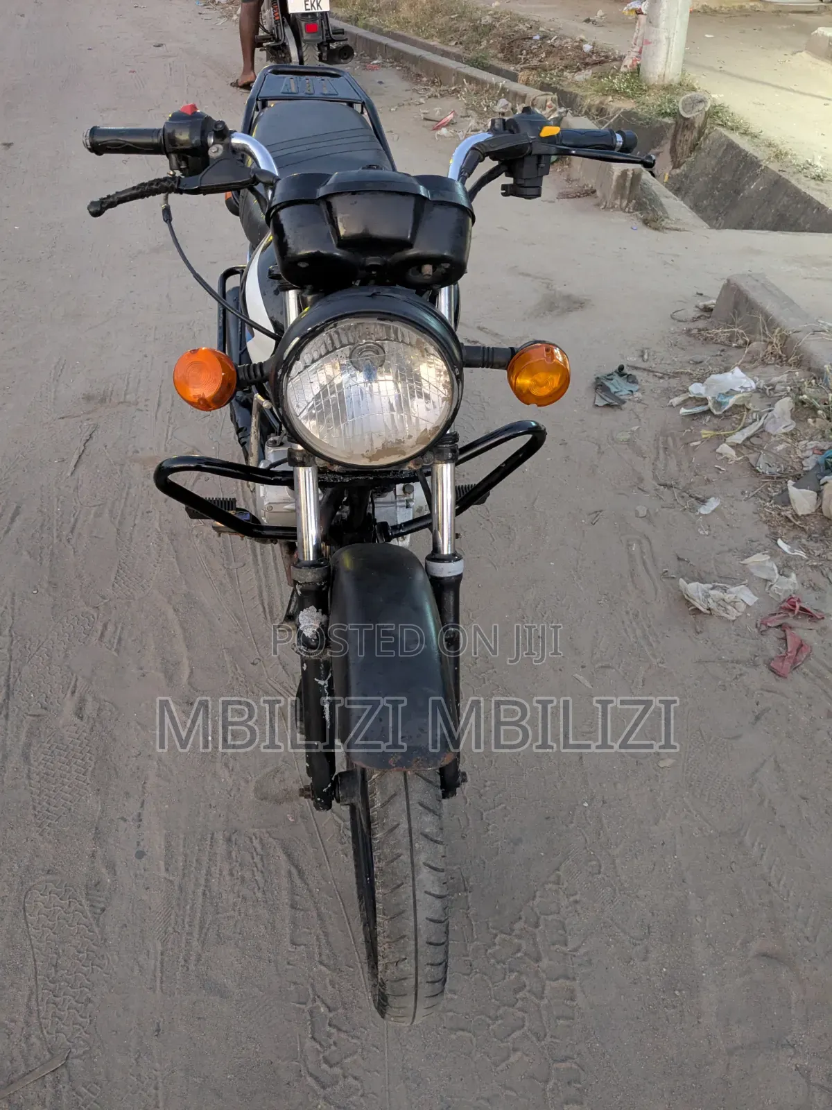 TVS HLX 125 2025 Black