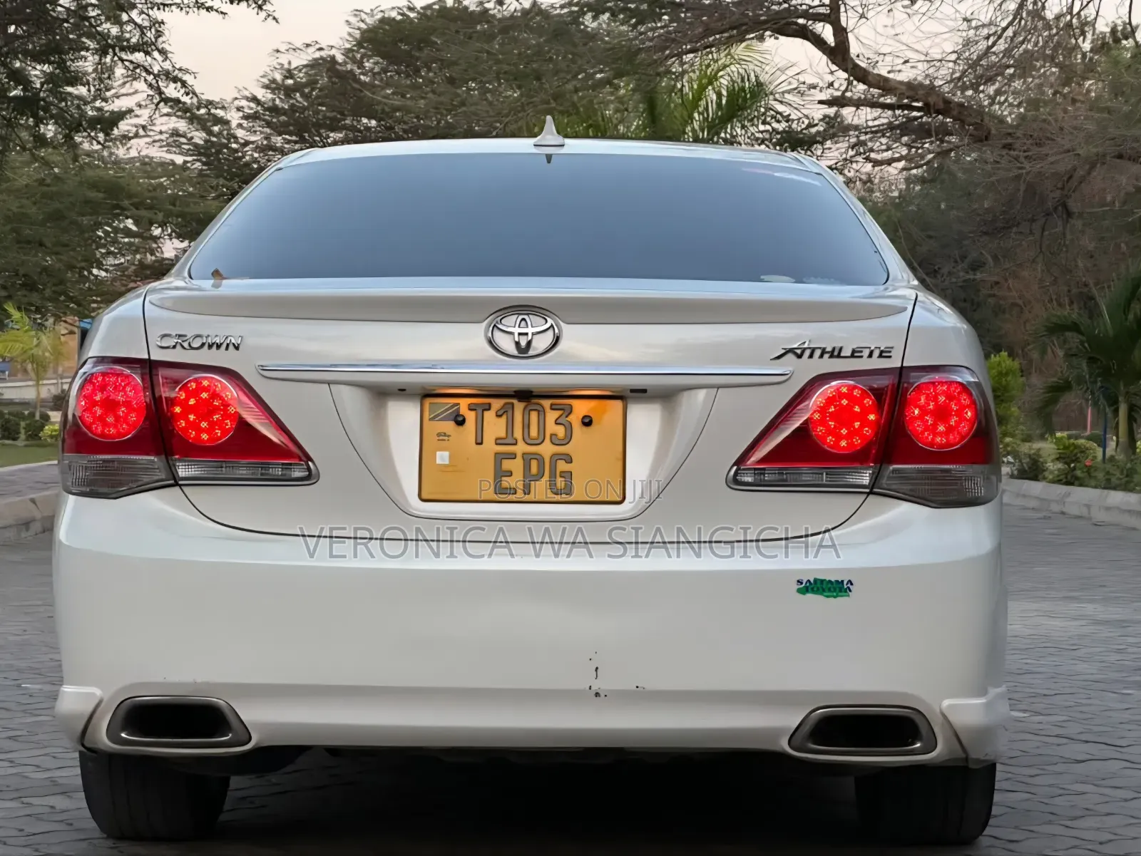 Toyota Crown 2010 White