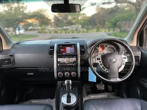 Nissan X-Trail 2010 Gold