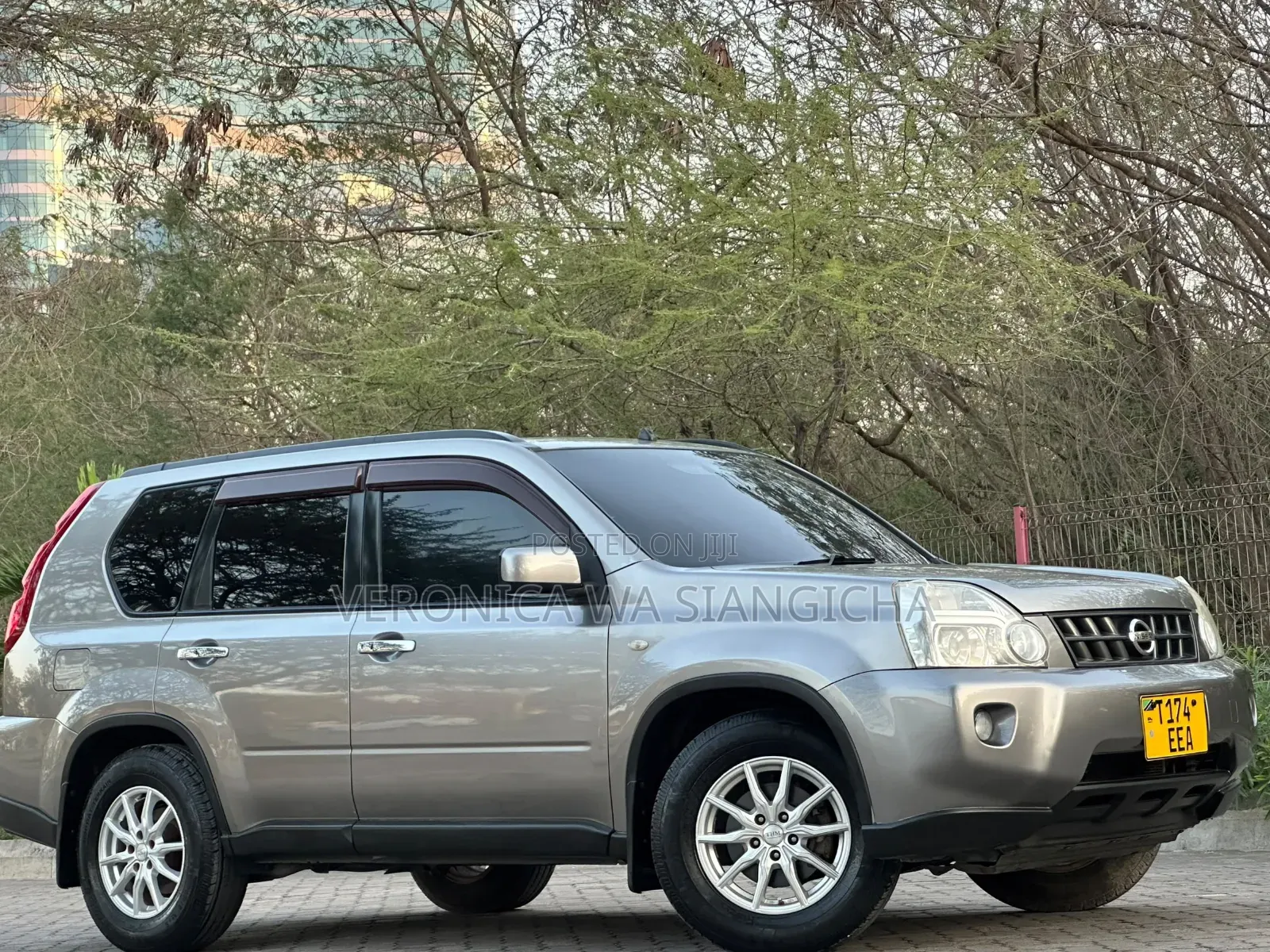Nissan X-Trail 2010 Gold