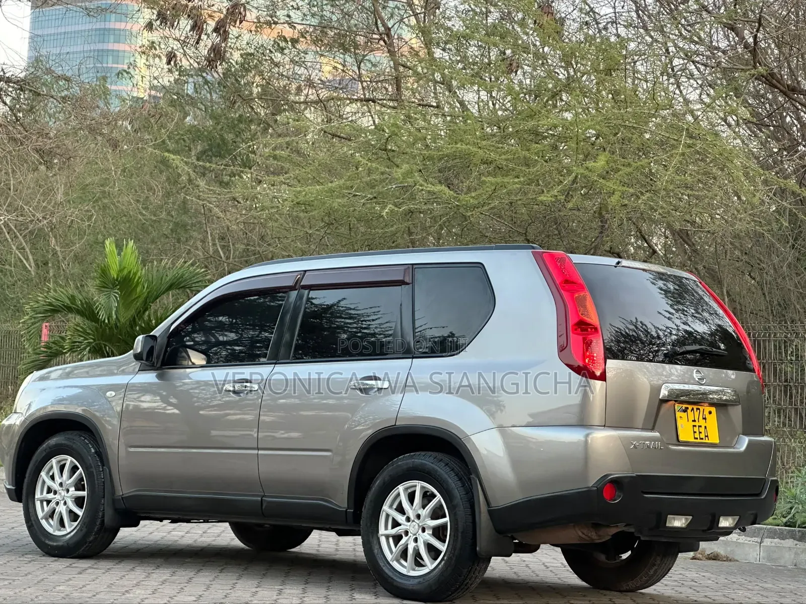 Nissan X-Trail 2010 Gold