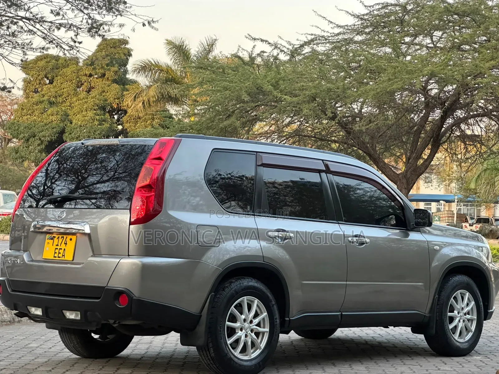 Nissan X-Trail 2010 Gold