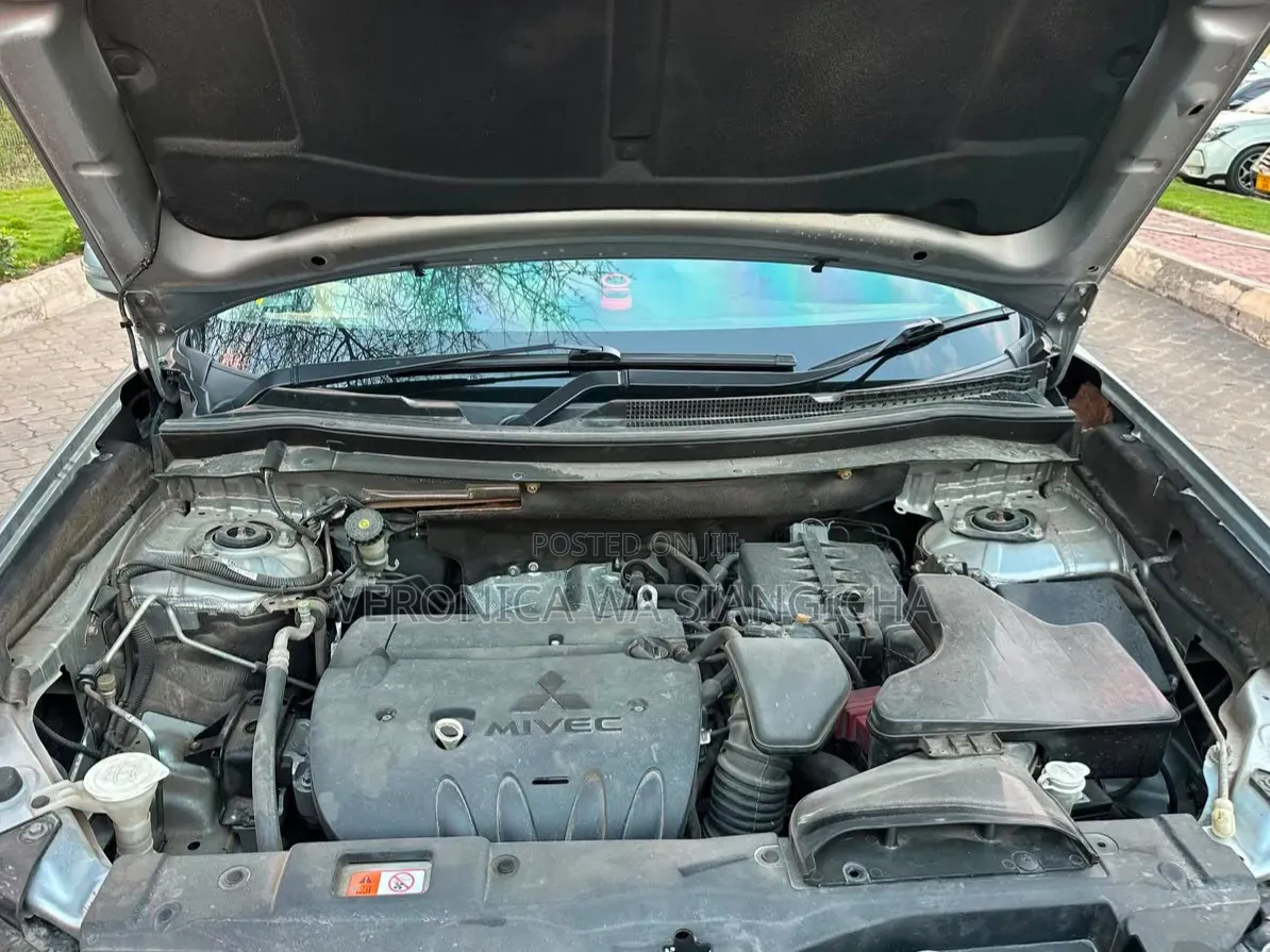 Mitsubishi Outlander 2015 Silver