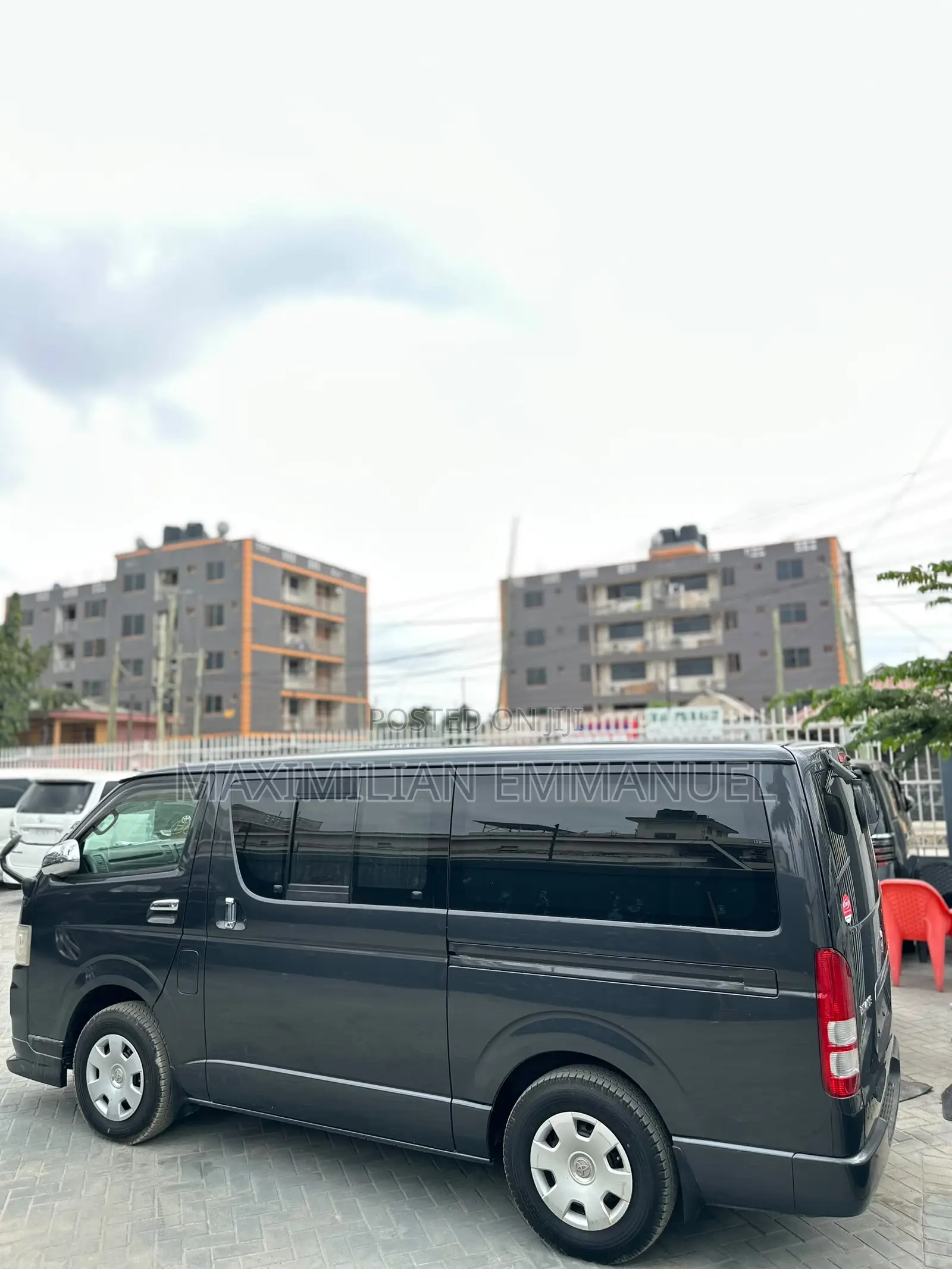 Toyota HiAce 2005 Black