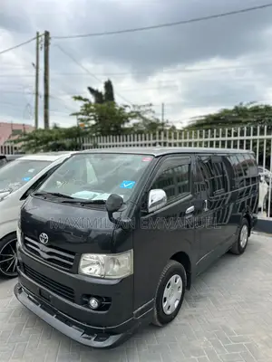 Toyota HiAce 2005 Black