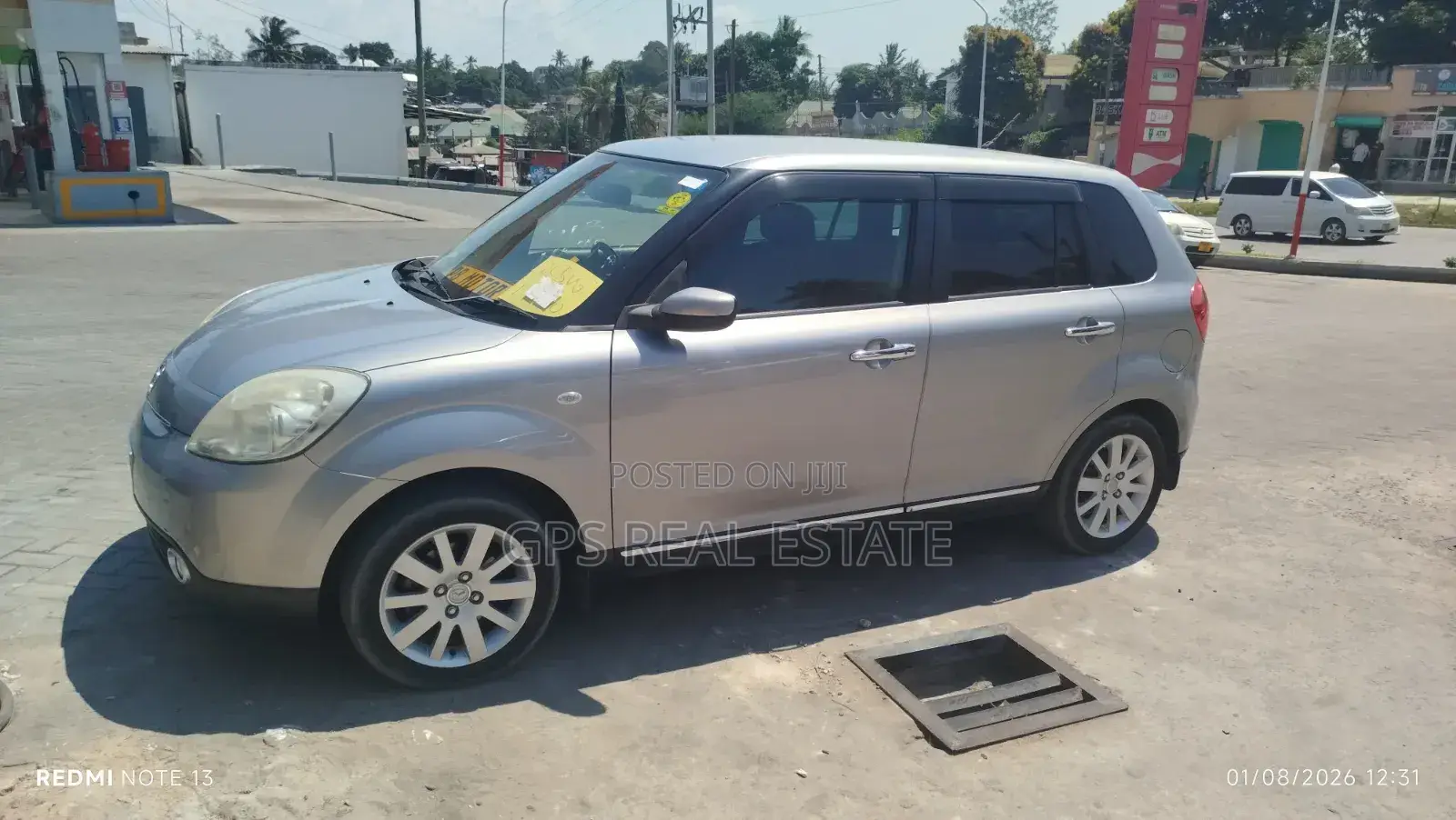 Mazda Verisa 2010 Silver