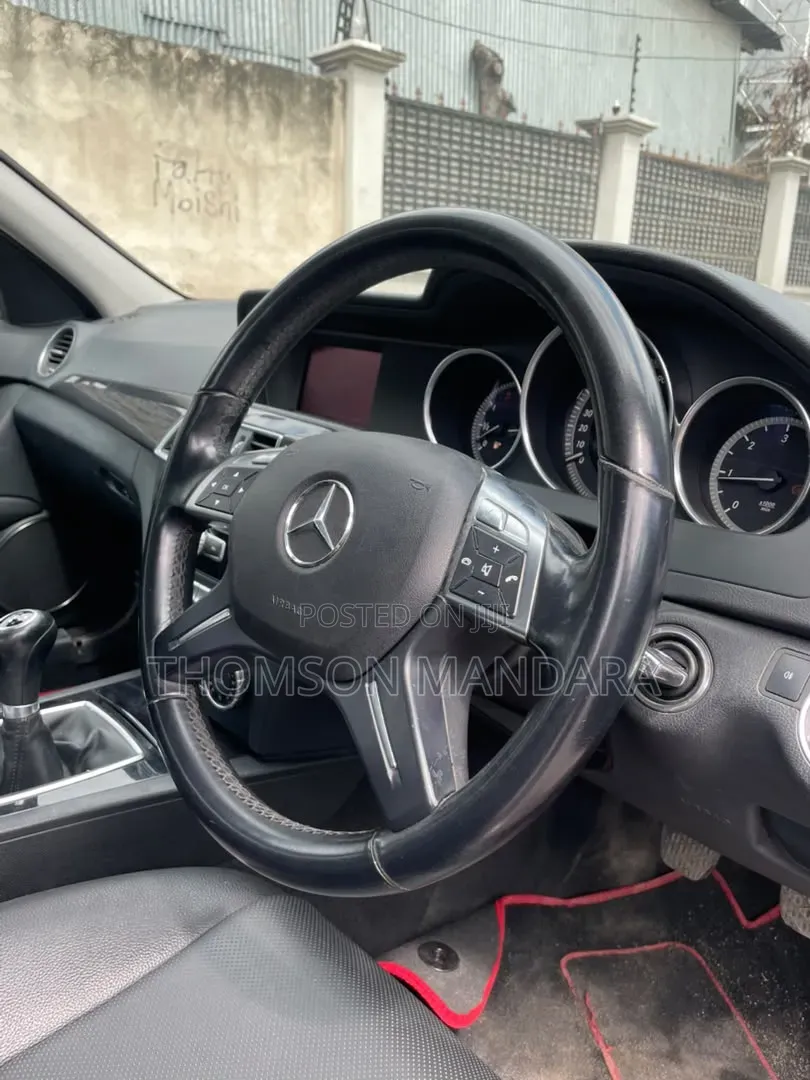 Mercedes-Benz C-Class 2013 Red