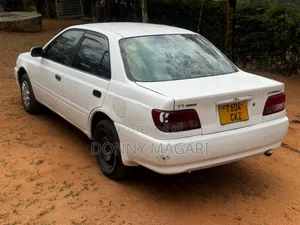 Toyota Carina 2000 White