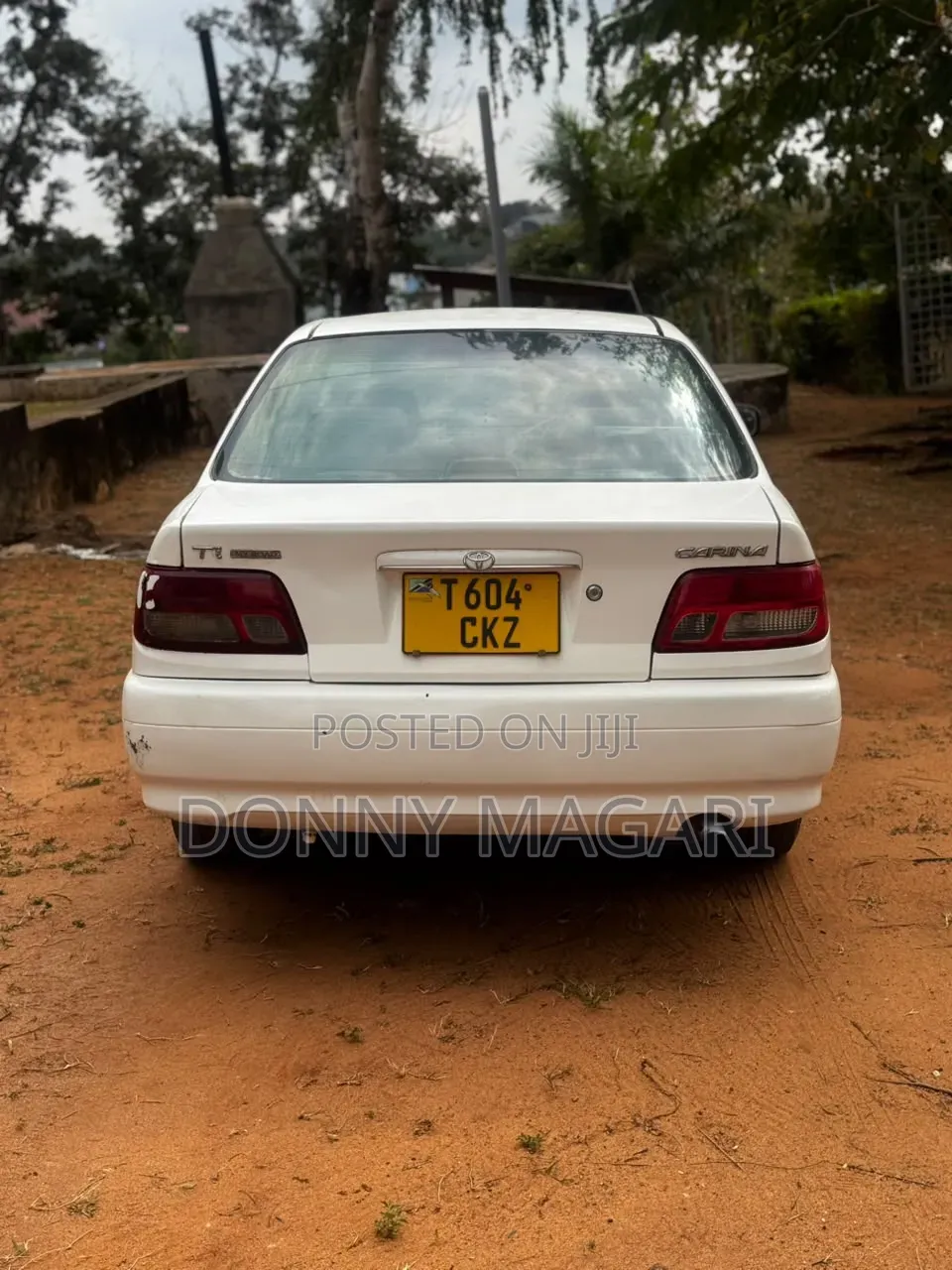 Toyota Carina 2000 White