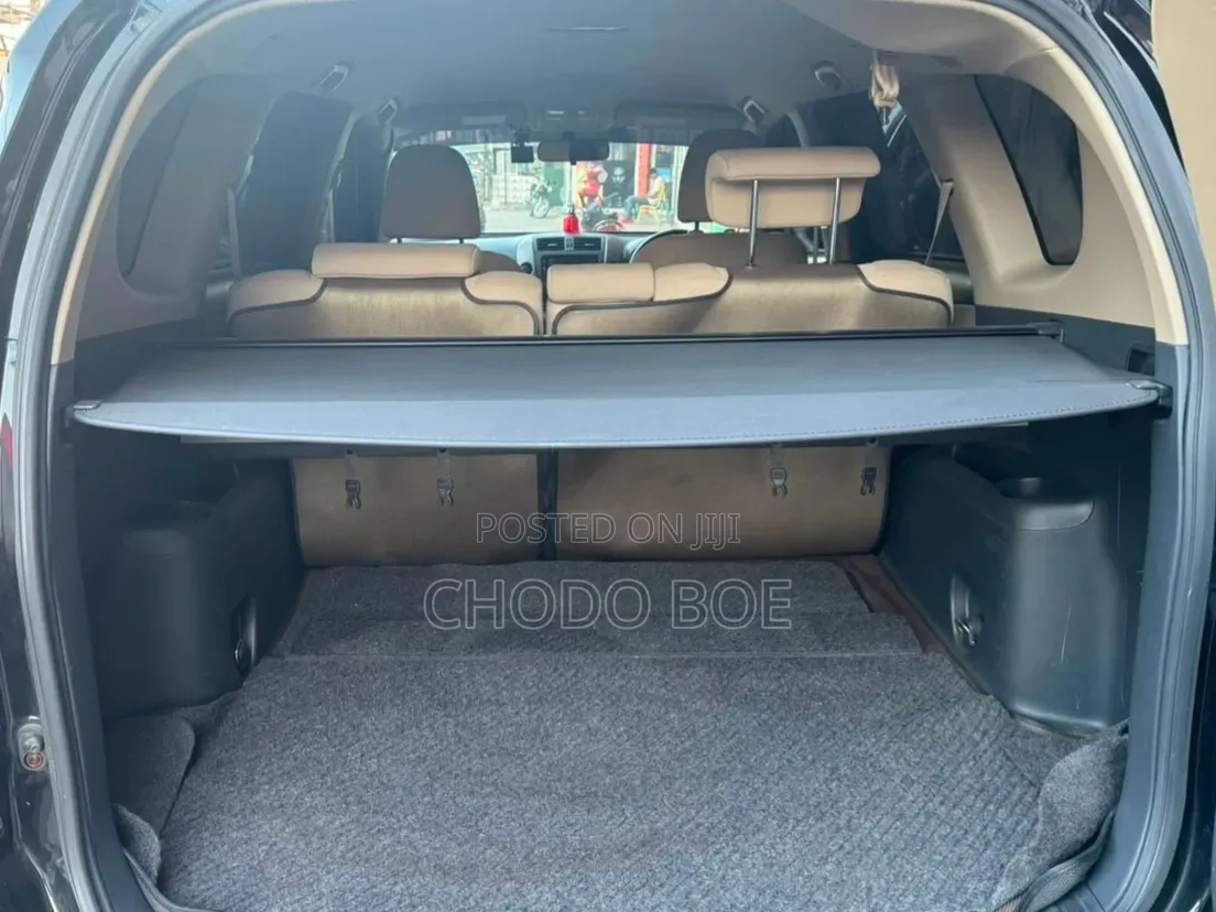 Toyota Vanguard 2010 Black