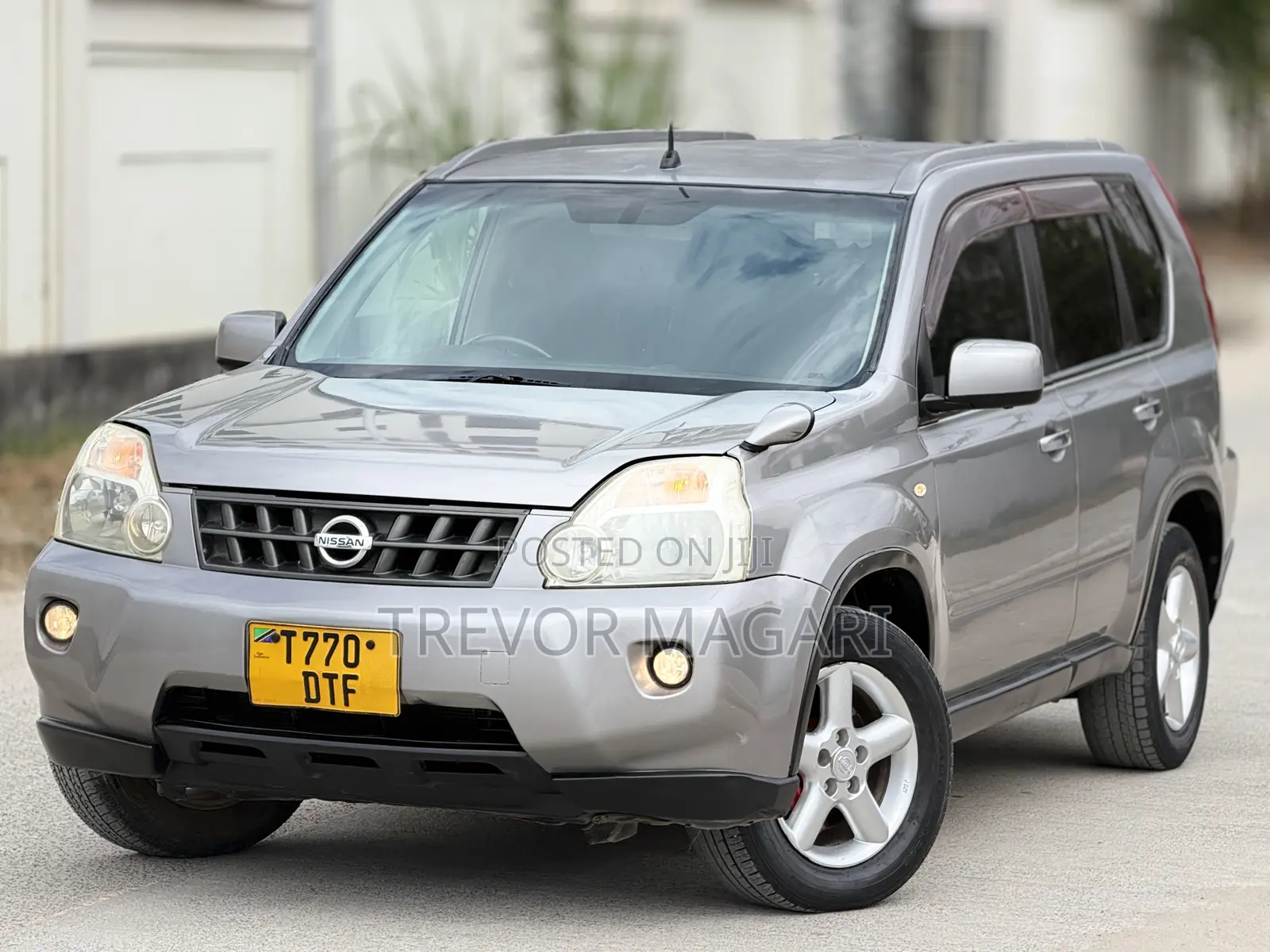 Nissan X-Trail 2011 Gold