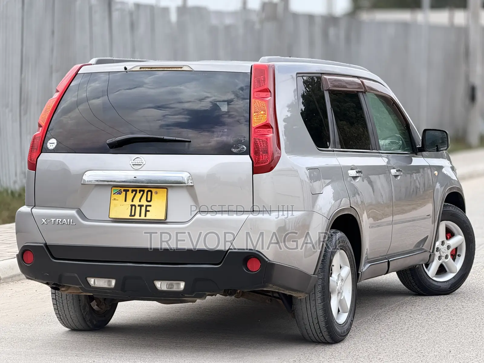 Nissan X-Trail 2011 Gold