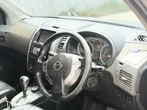 Nissan X-Trail 2011 Gold