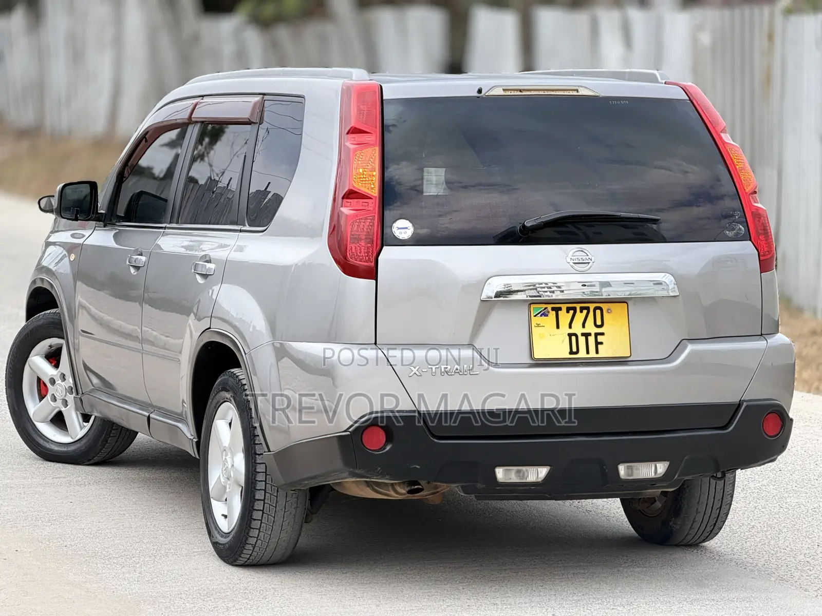 Nissan X-Trail 2011 Gold