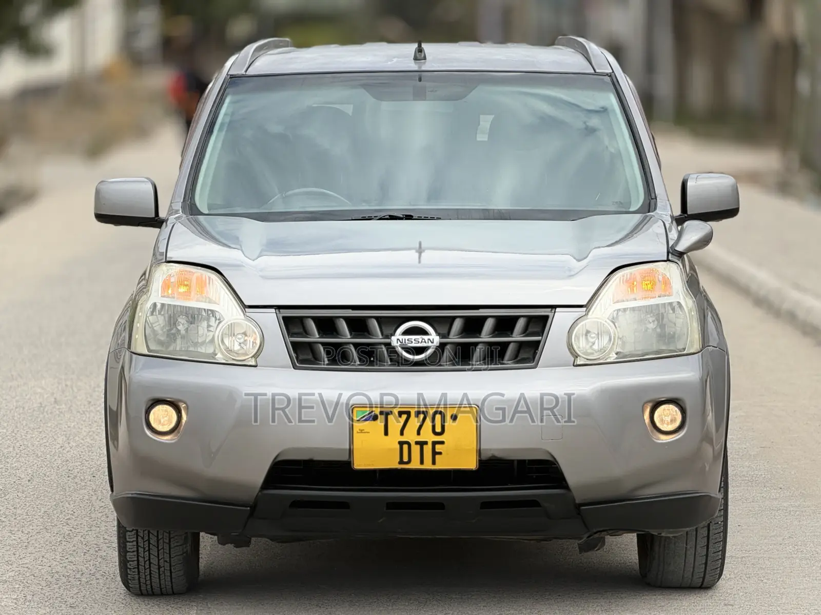 Nissan X-Trail 2011 Gold