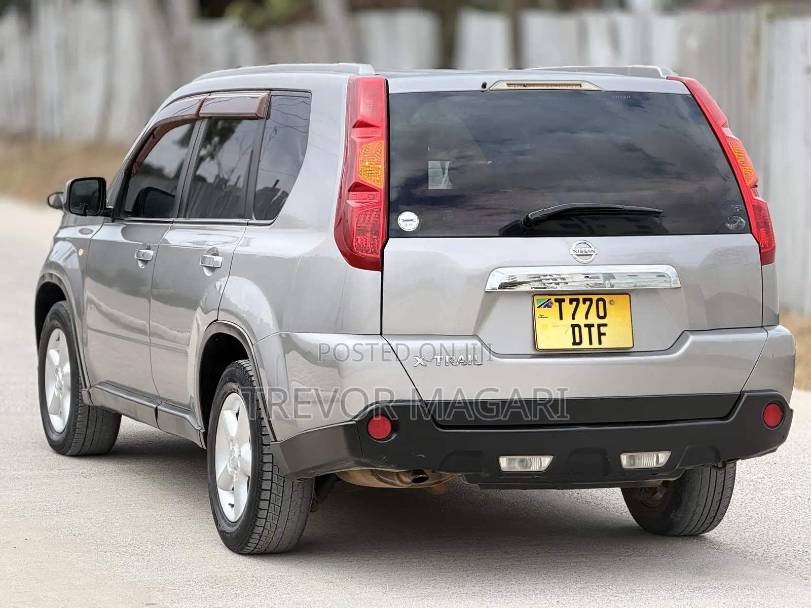 Nissan X-Trail 2011 Gold