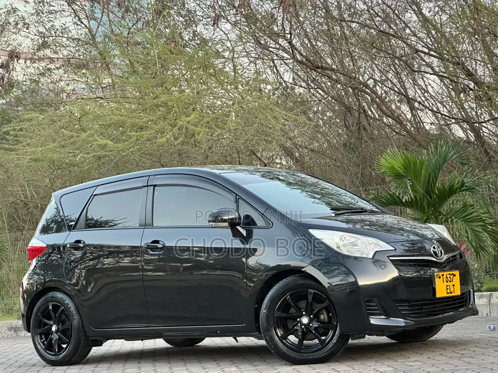 Toyota Ractis 2012 Black
