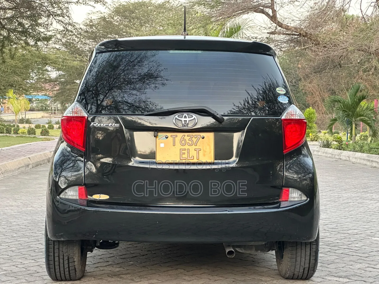Toyota Ractis 2012 Black