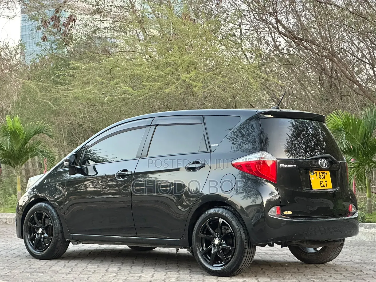 Toyota Ractis 2012 Black