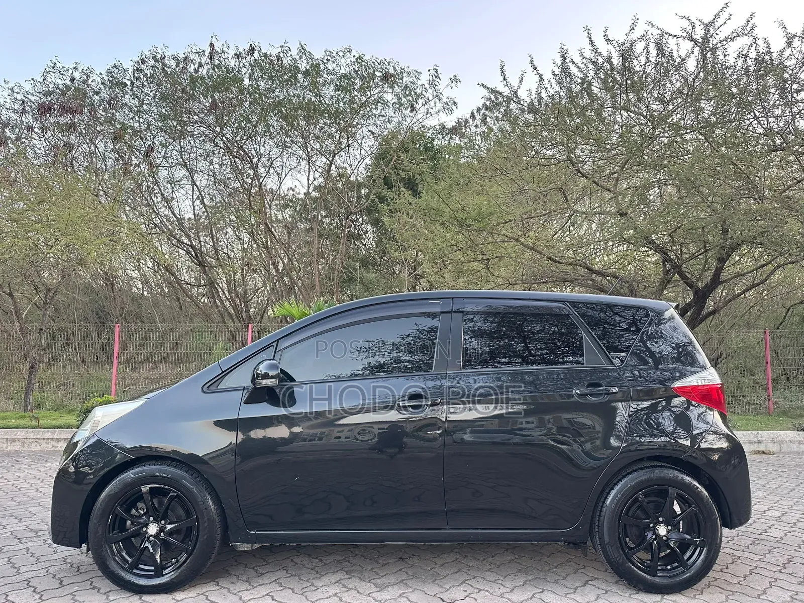 Toyota Ractis 2012 Black