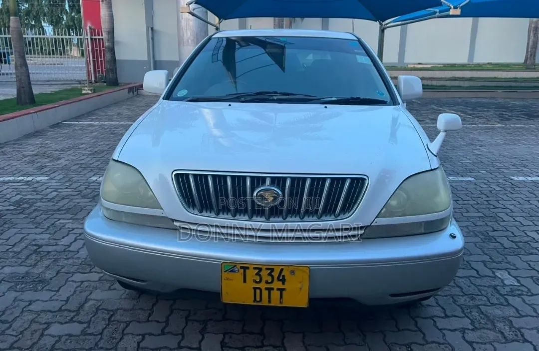 Toyota Harrier 2002 White