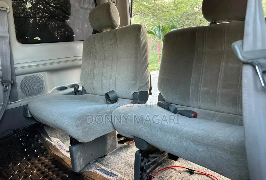 Toyota Noah 2003 White
