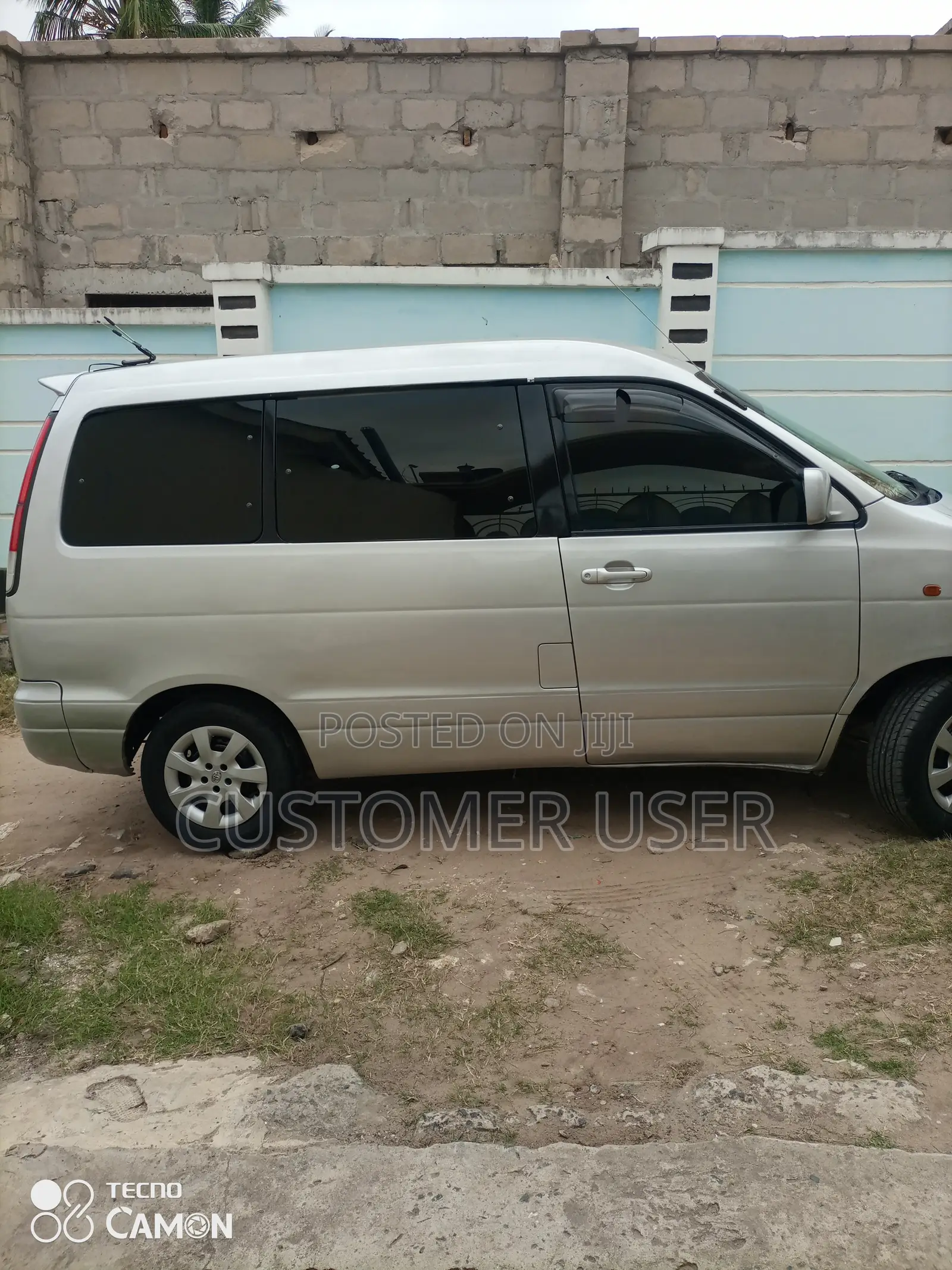 Toyota Noah 2.0 AWD (8 Seater) 2001 Silver
