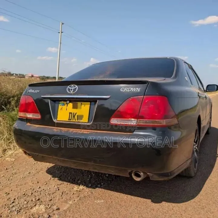 Toyota Crown 2004 Black