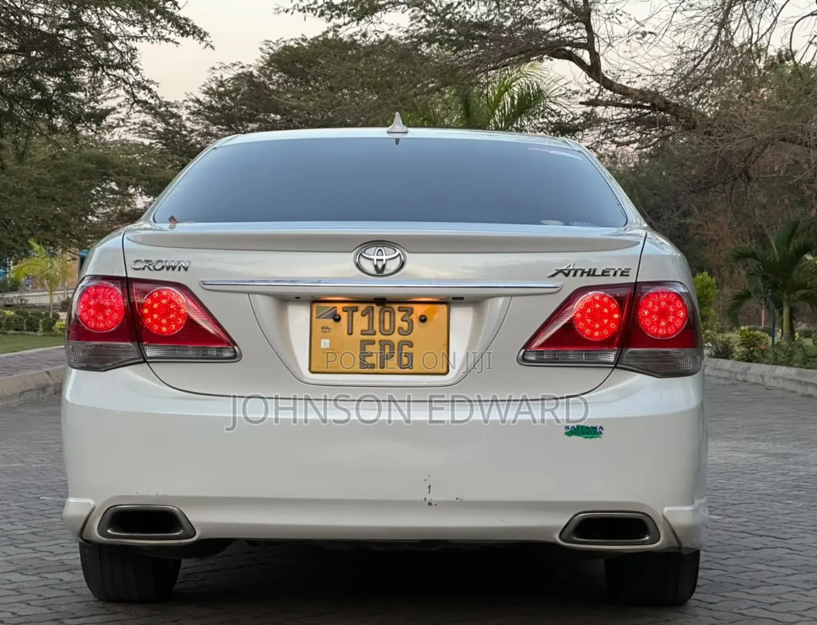 Toyota Crown 2010 White