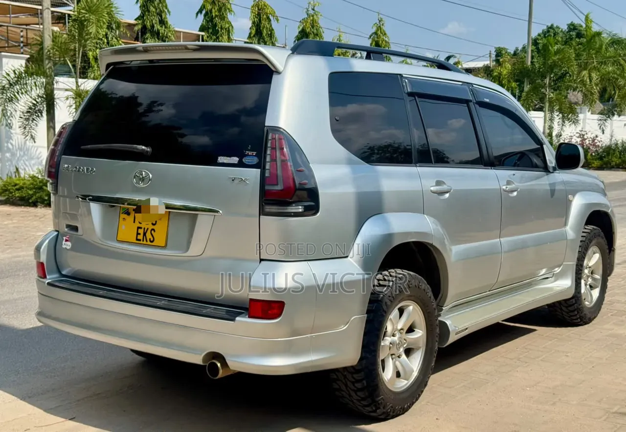 Toyota Land Cruiser Prado 2005 Silver